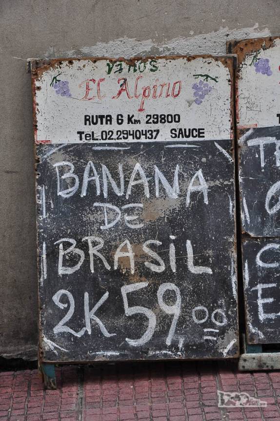 Produtos 'made in Brasil' a venda no Centro Velho de Montevideo, no Uruguai